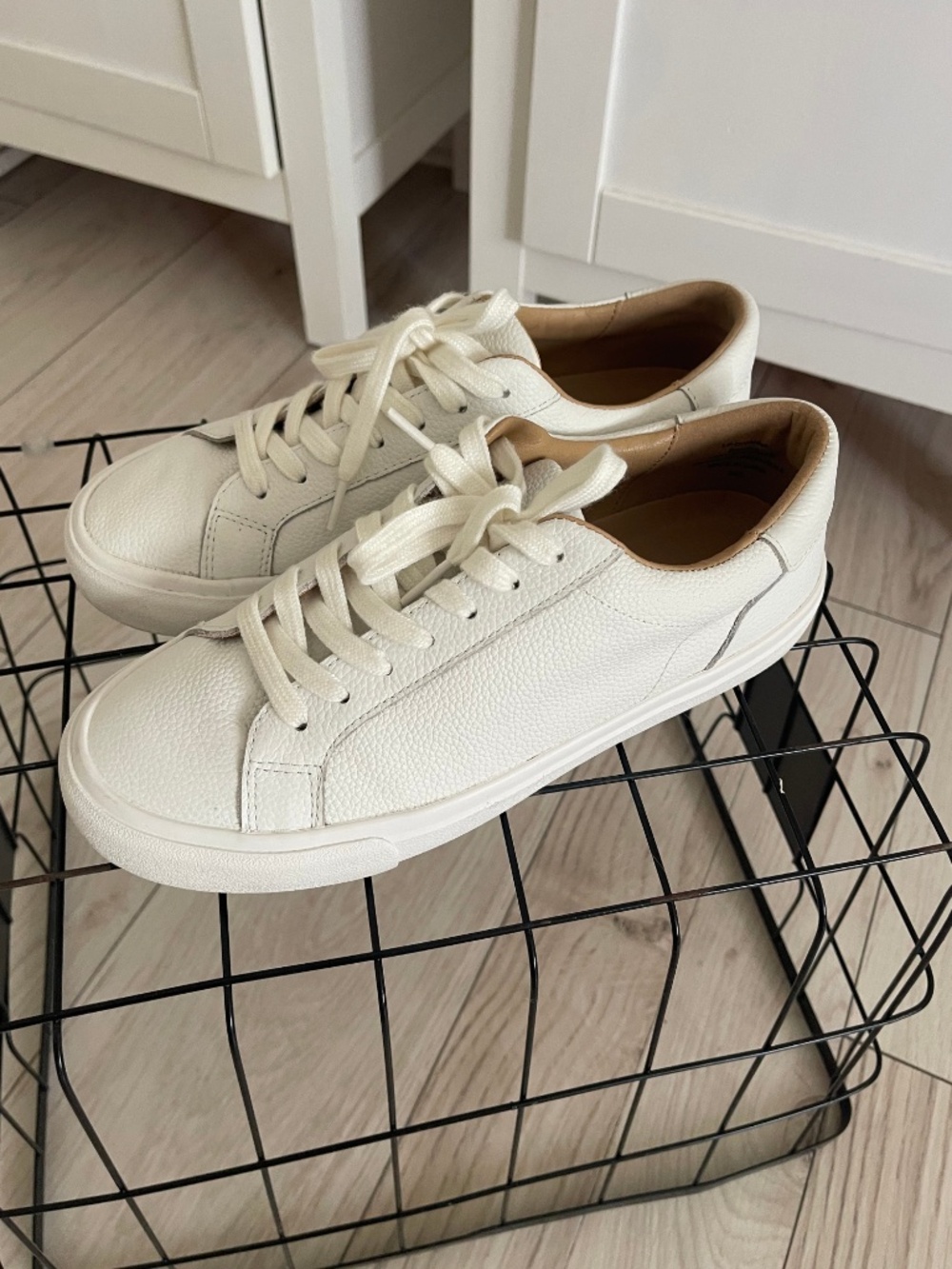 Lucky Brand White Leather Lace-Up Sneakers – Size 8 - Picture 4 of 7